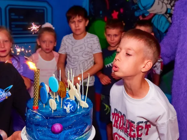 Вынос торта со свечами, фото 1